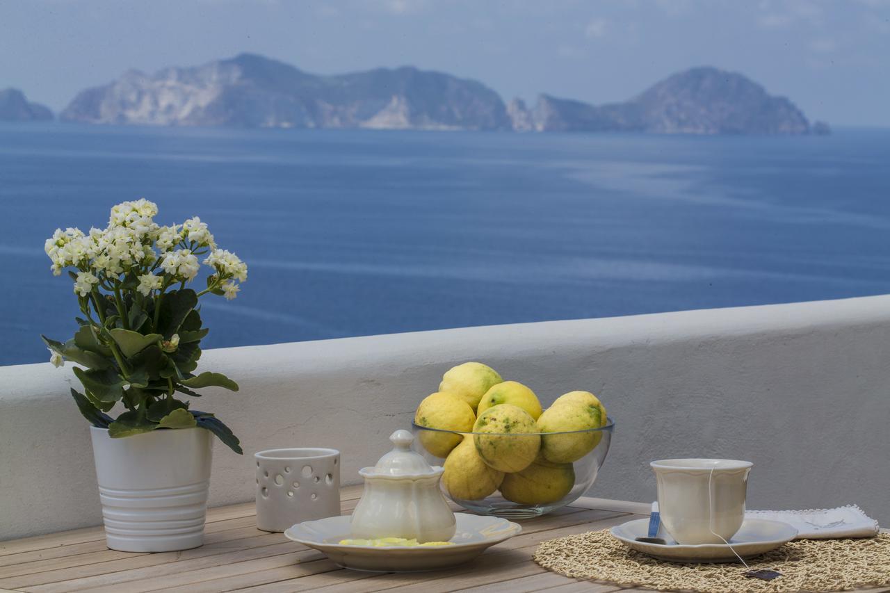 Maridea Casa Vacanza- Le Alcove sul Mare Suites Ponza Exterior foto